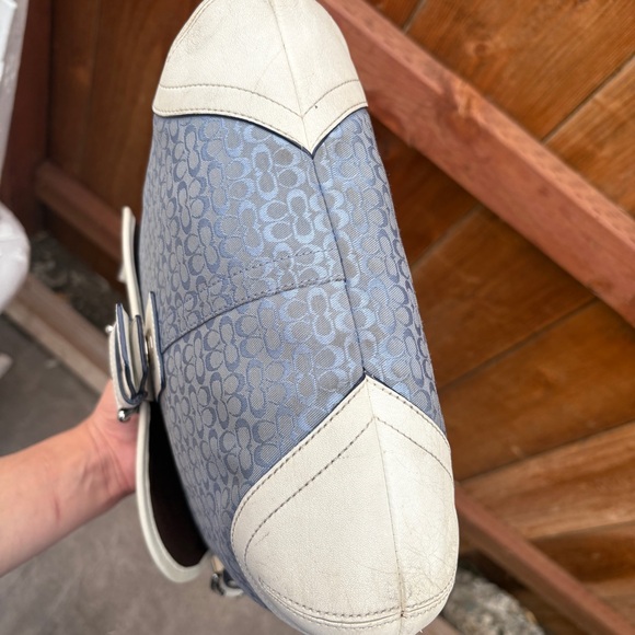 Coach purse - Picture 3 of 7